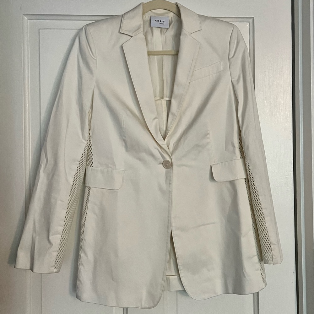 Stunning Akris Punto designer summer blazer with breathable hole detailing
